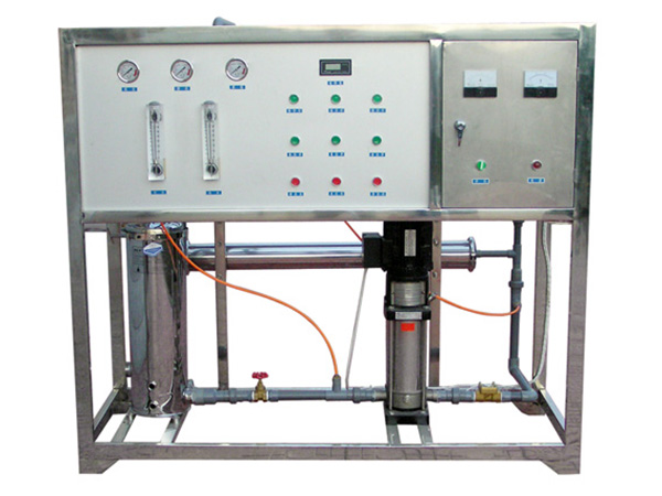 2 單級反滲透主機(jī)(1噸 小時(shí)）.jpg